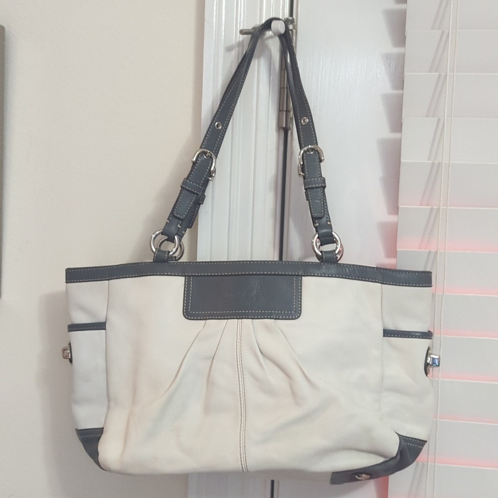 Coach 1941  winter white and grey  Year 2010